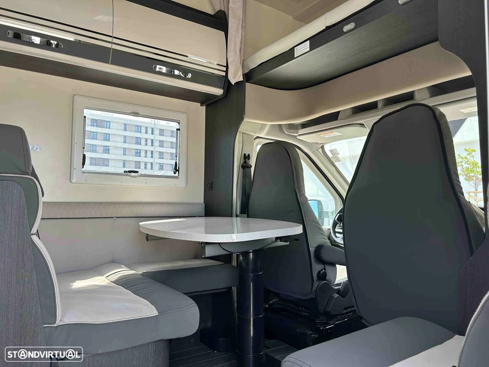 Ford Transit Roller Team Kronos 284M | Ford Transit 2.0 TDCi 165 CV Automática | 5 Lugares - 14