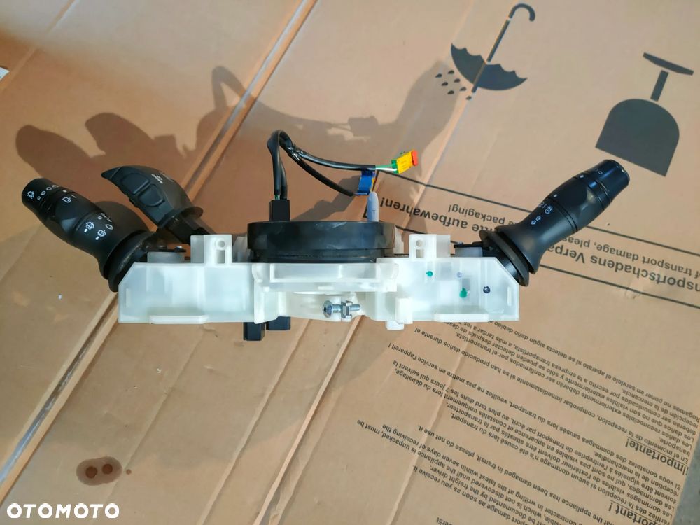 Manetki,przełącznik zespolony z taśmą Renault Grand Scenic 3 - 5