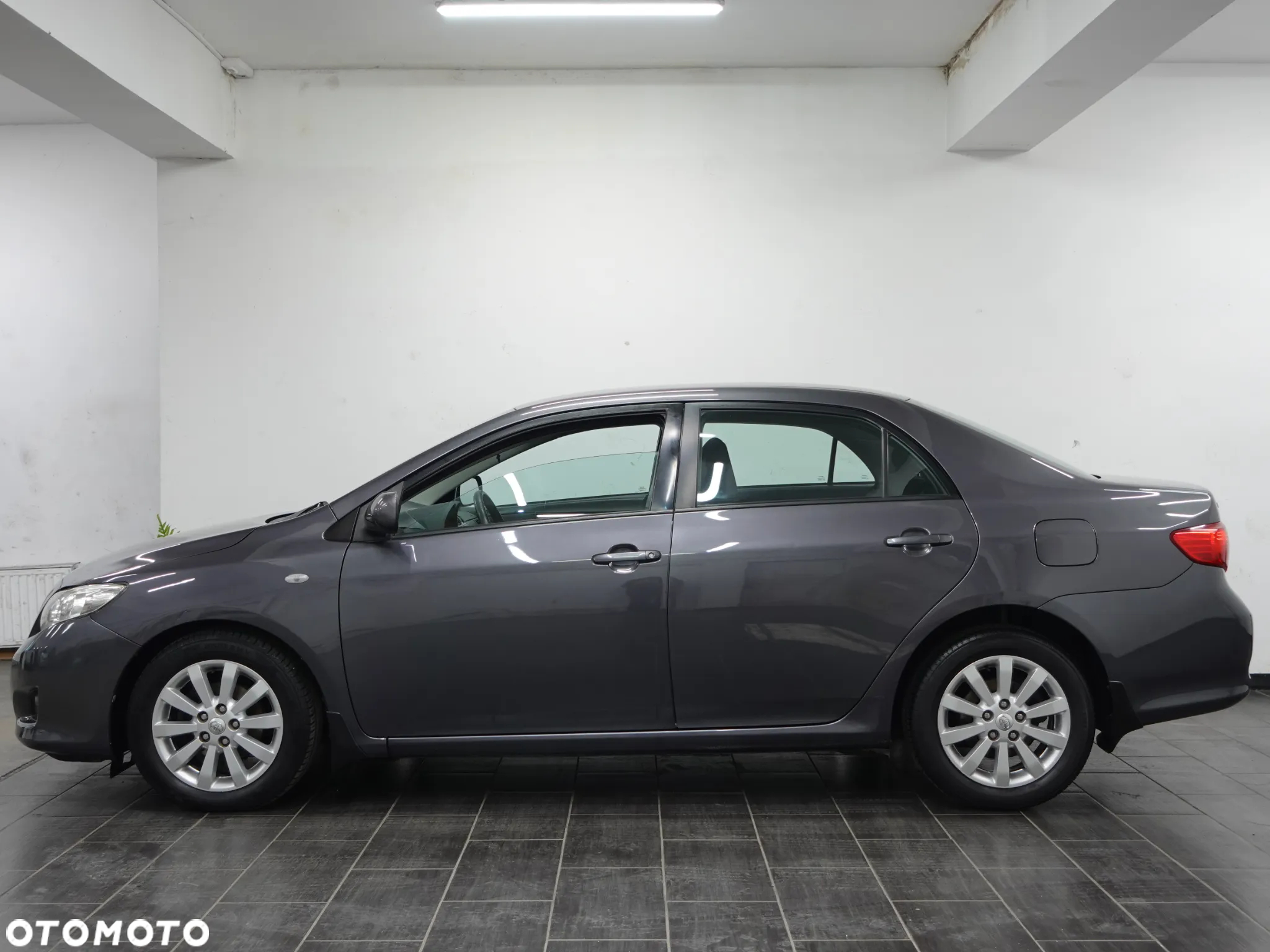 Toyota Corolla 1.6 Luna - 5