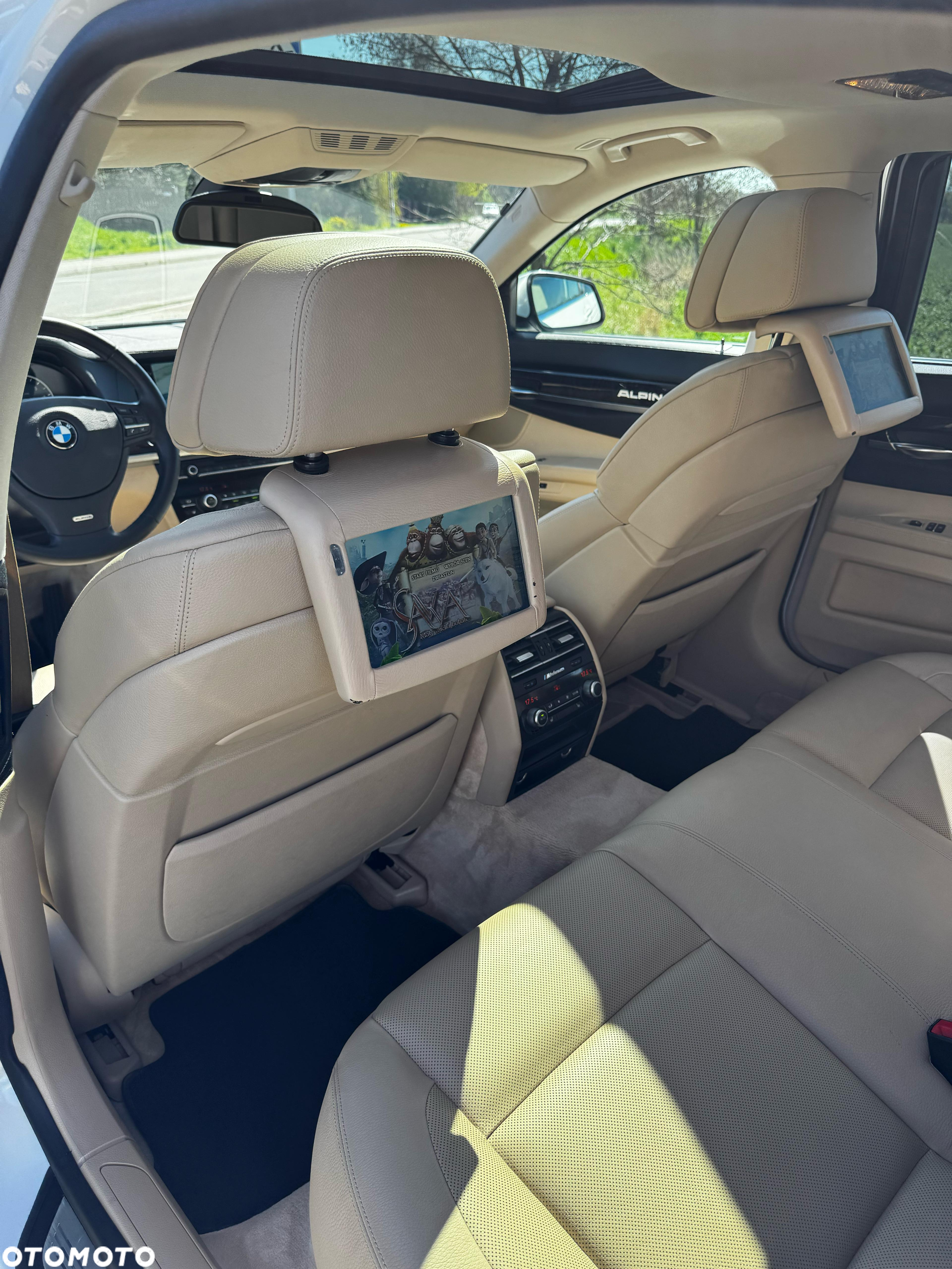 BMW Seria 7 740i - 33