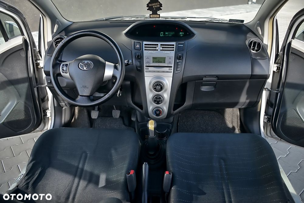 Toyota Yaris 1.4 D-4D - 32