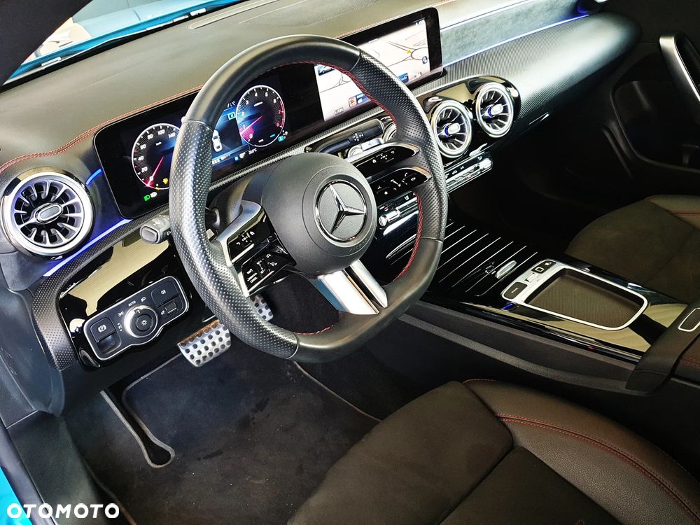 Mercedes-Benz CLA 180 AMG Line 7G-DCT - 25