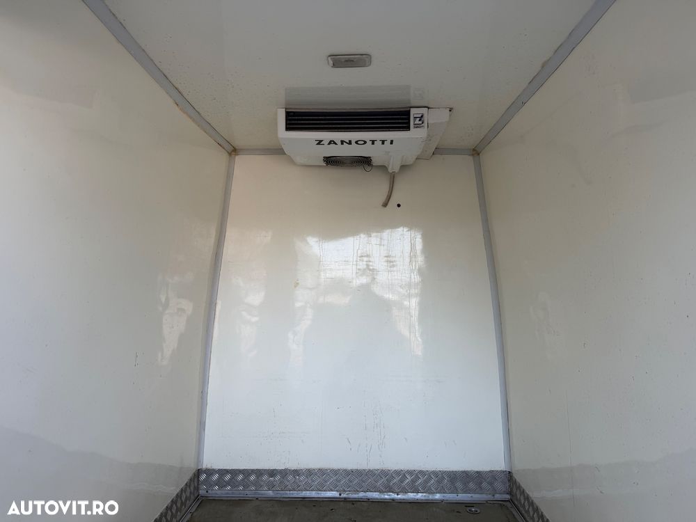 Renault Trafic - 6