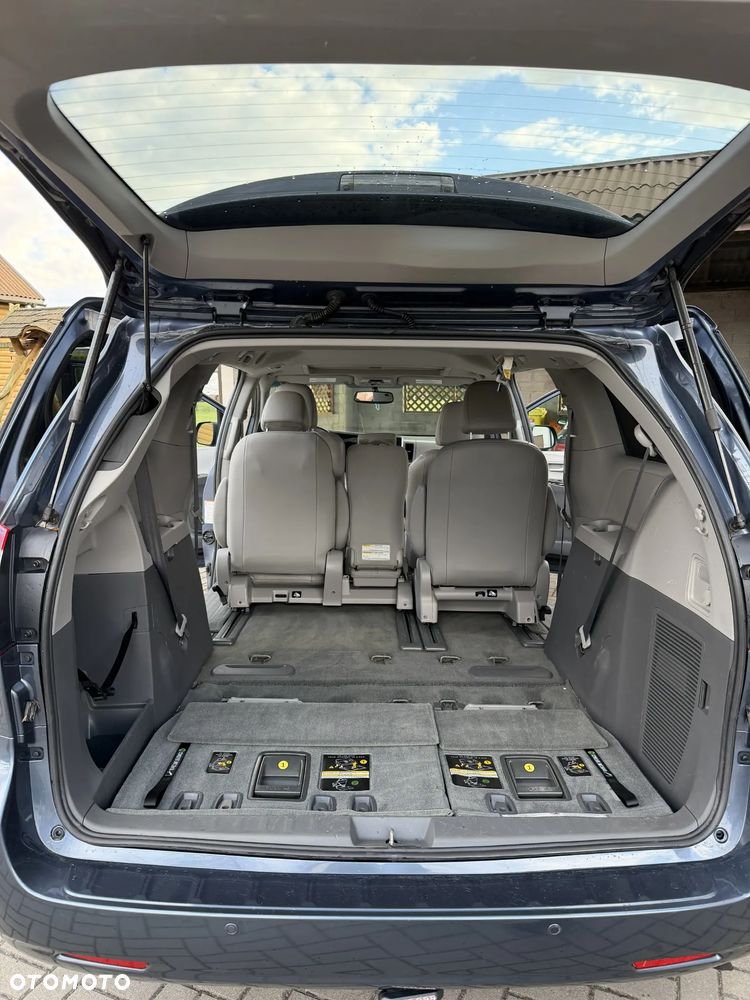 Toyota Sienna 3.5 V6 - 10