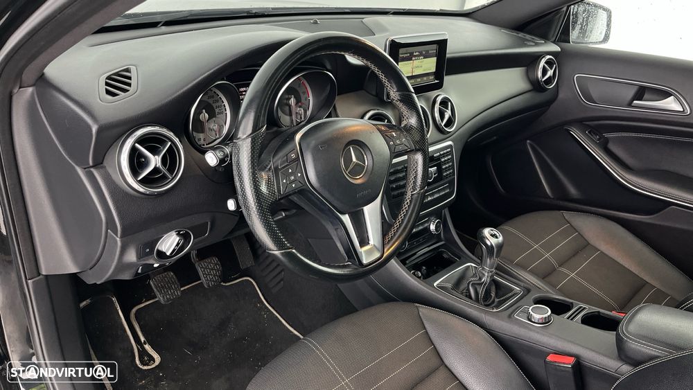 Mercedes-Benz GLA 200 CDI Urban - 14