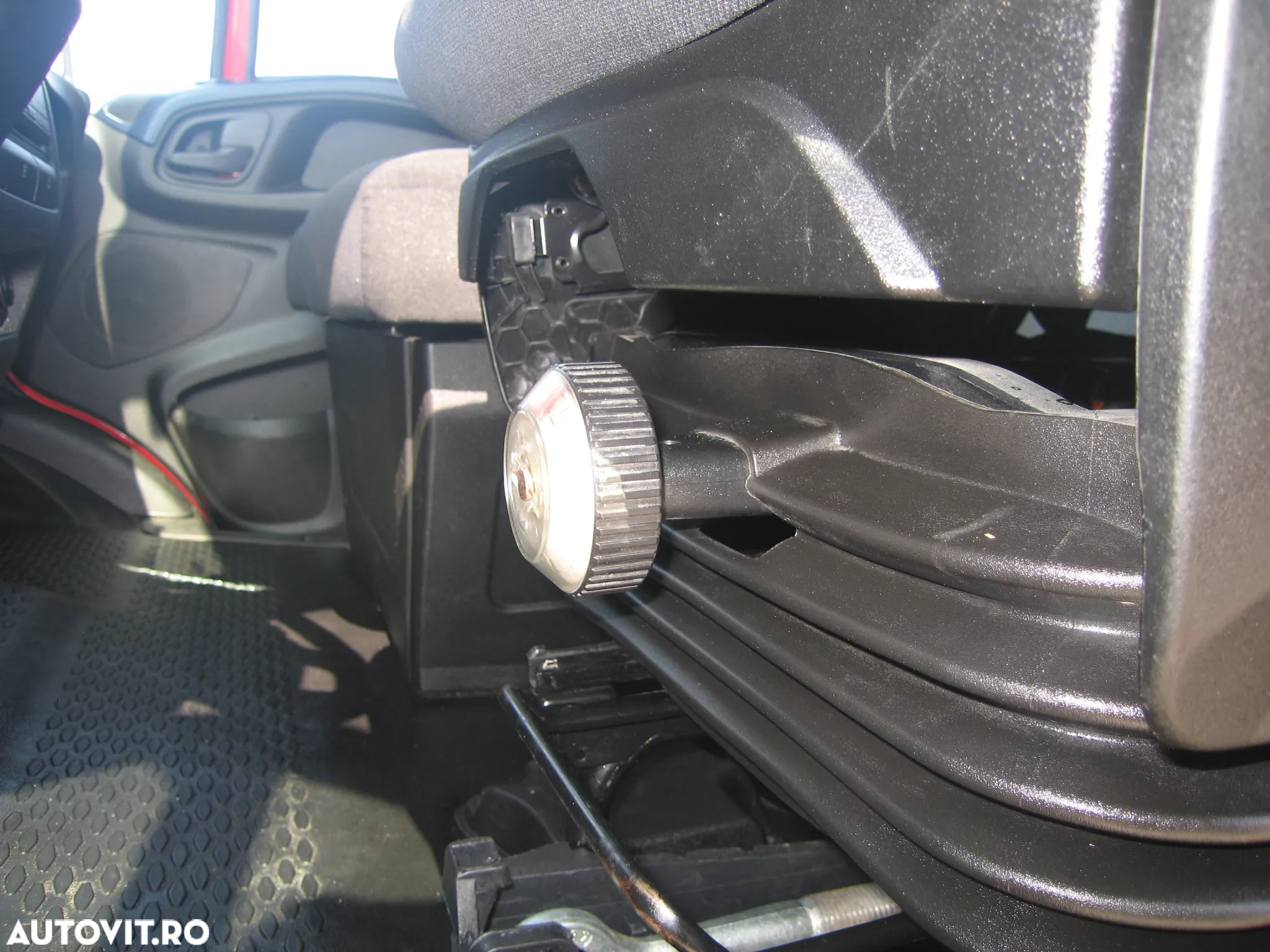 Iveco DAILY 35 S 16 , 3 LOC. BASCULABIL PE TREI PARTI, AC. EURO VI. - 19
