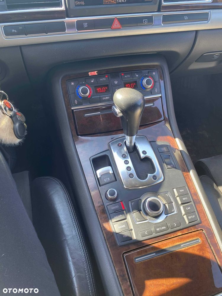 Audi A8 - 7