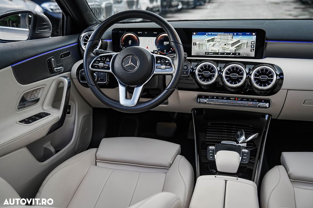 Mercedes-Benz A 200 Sedan 7G-DCT Style - 9