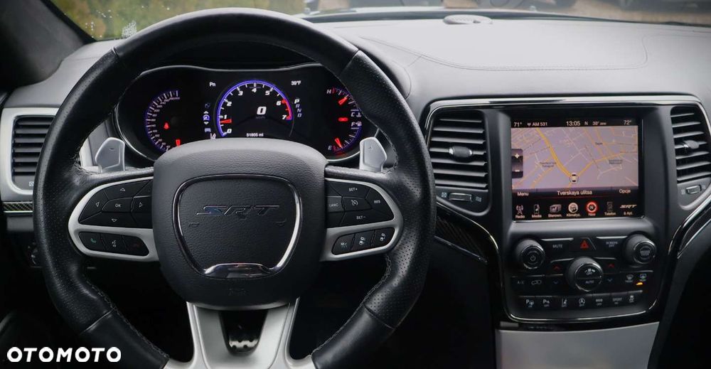 Jeep Grand Cherokee - 12