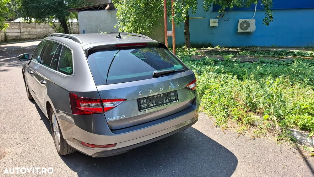 Skoda Superb 2.0 TDI DSG Ambition - 3