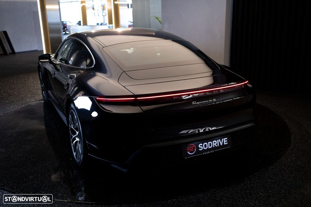 Porsche Taycan 4S Bateria Performance Plus - 28