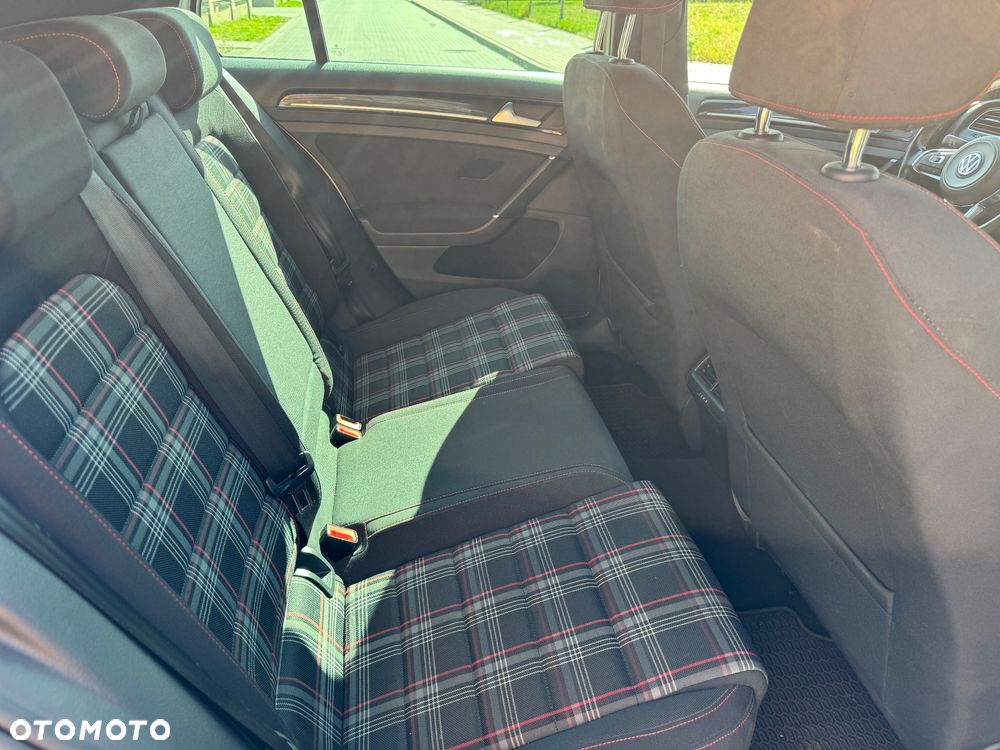 Volkswagen Golf GTI BlueMotion Technology - 12