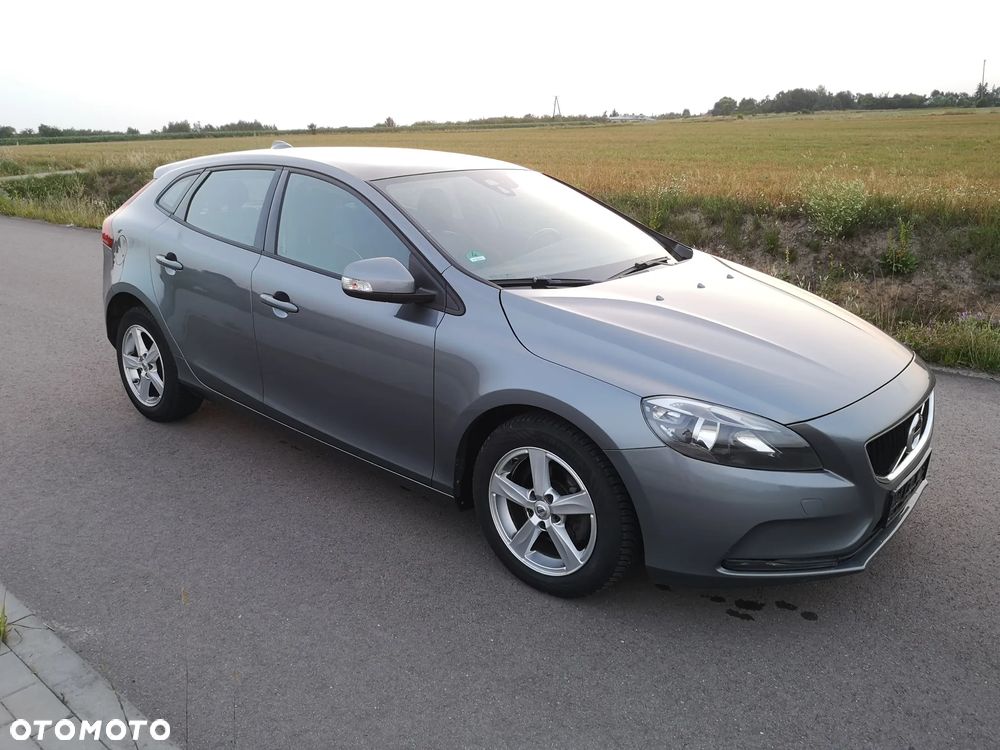 Volvo V40 D2 Momentum - 2