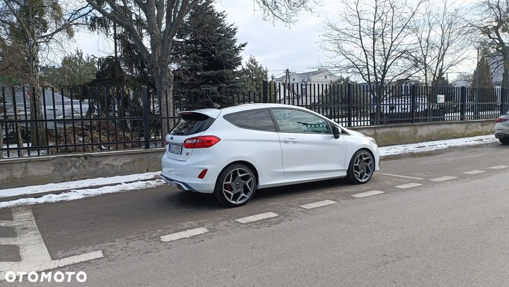 Ford Fiesta - 12