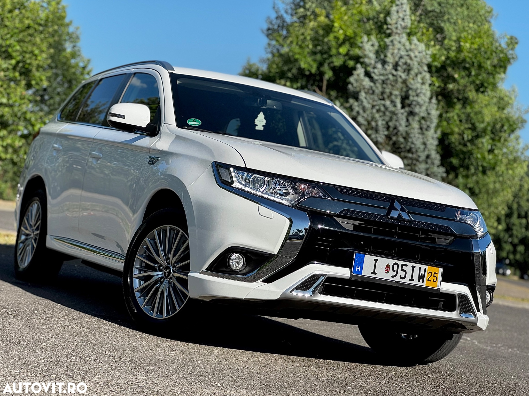 Mitsubishi Outlander - 29