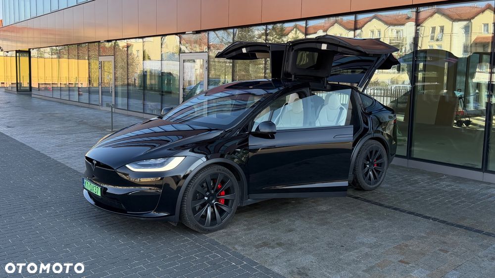 Tesla Model X - 28