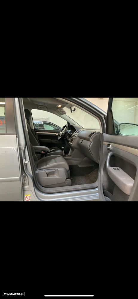 VW Touran 2.0 TDI DPF Trendline - 5