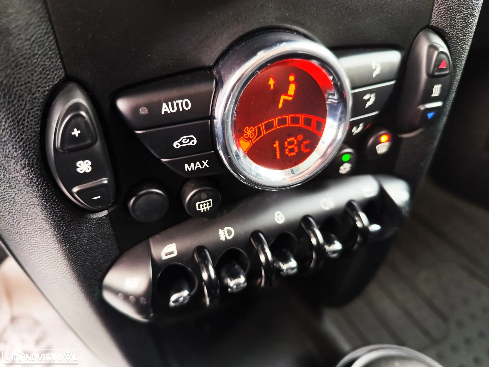 MINI 3 Portas Cooper D - 19