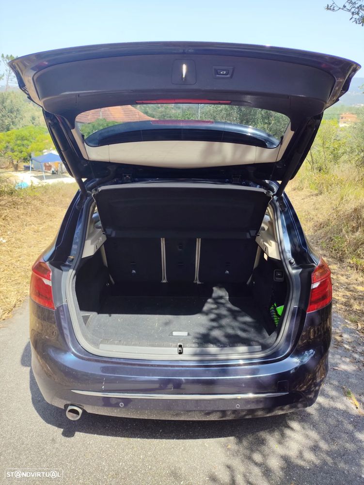 BMW 218 Active Tourer d Line Luxury - 8