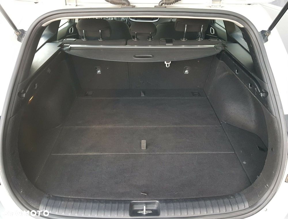 Kia Ceed 1.6 CRDi mHEV M - 32