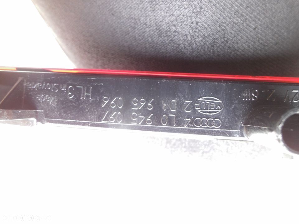 NOWE ORYGINALNE TRZECIE ŚWIATŁO STOP AUDI Q7 07-15 Numer katalogowy części 4L0945097 - 3