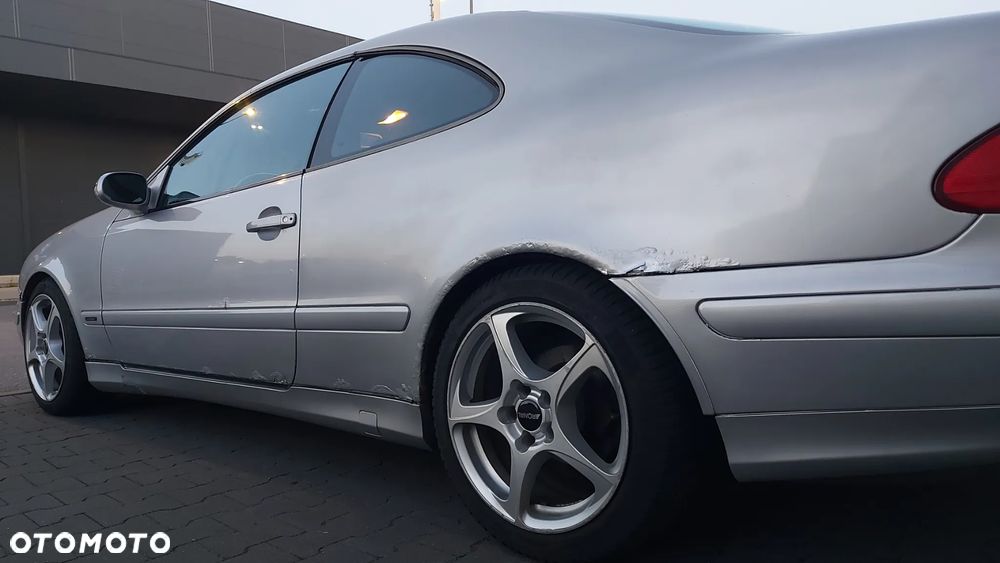 Mercedes-Benz CLK 200 - 12