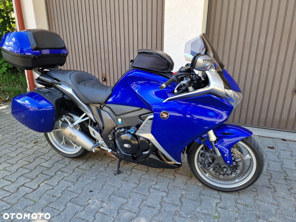 Honda VFR - 8