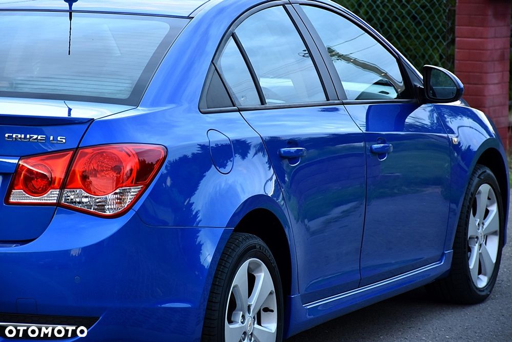 Chevrolet Cruze 1.8 LS+ - 11