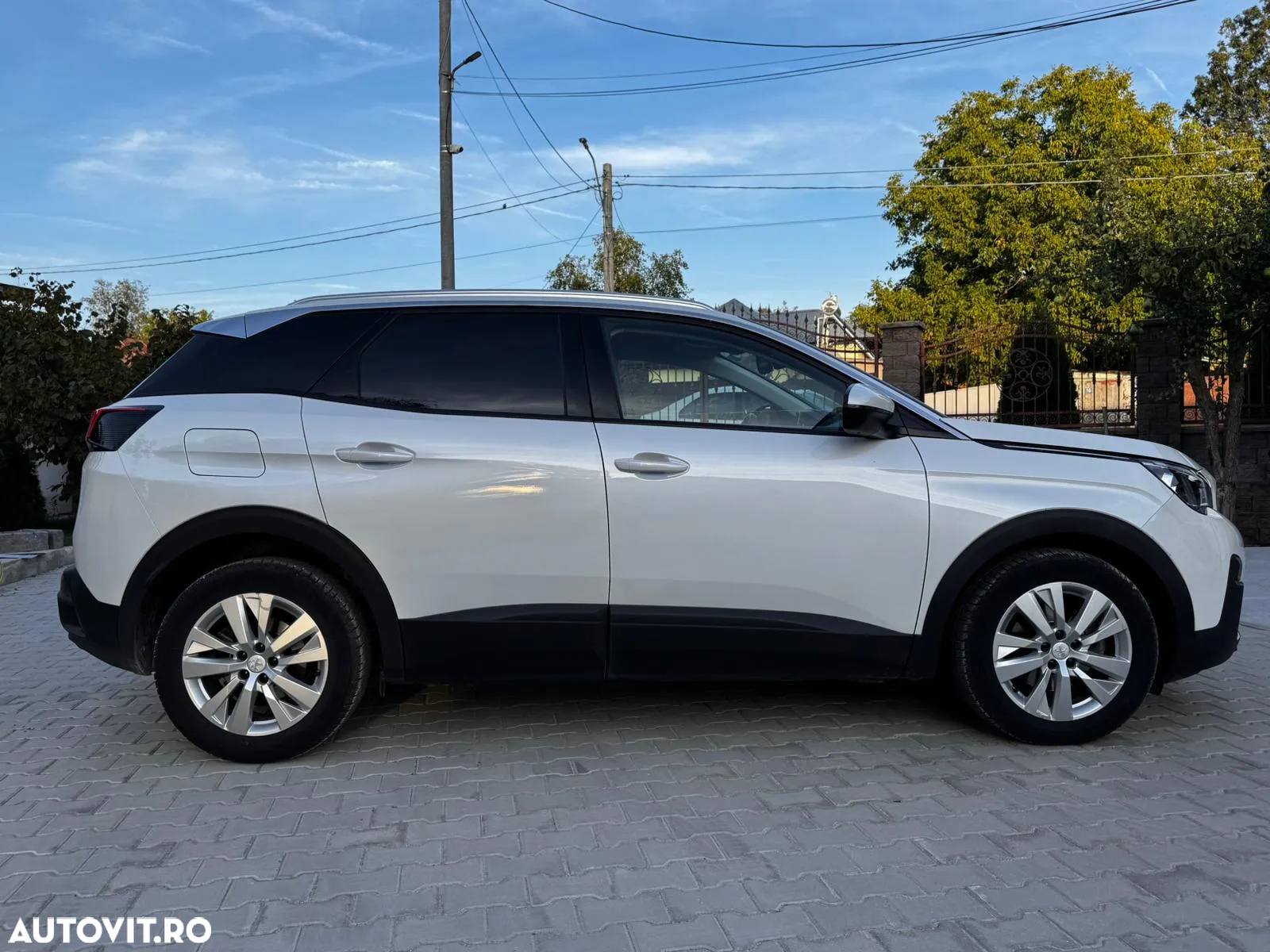 Peugeot 3008 1.2 PureTech Turbo S&S EAT8 Allure - 10
