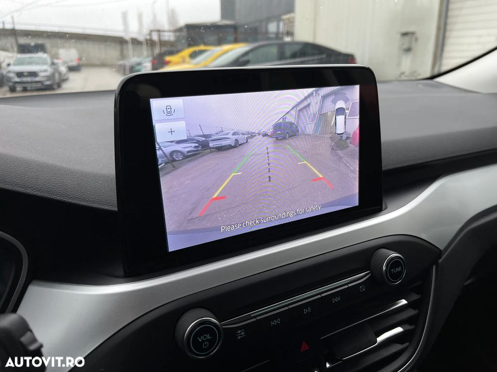 Ford Focus 1.5 EcoBlue Connected - 13