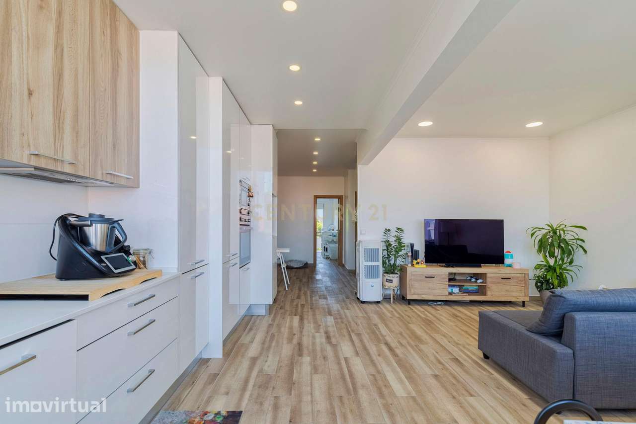 Apartamento T3 com varanda  no Feijó - Grande imagem: 2/24