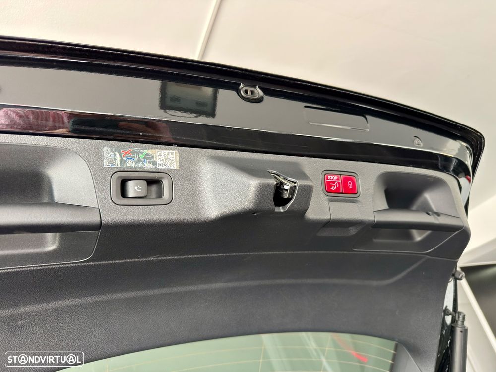 Mercedes-Benz CLA 250 e Shooting Brake AMG Line - 28