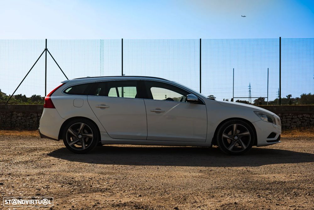 Volvo V60 2.0 D3 R-Design Start/Stop - 3