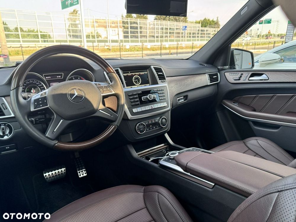 Mercedes-Benz GL 63 AMG 4Matic AMG Speedshift Plus 7G-TRONIC - 17