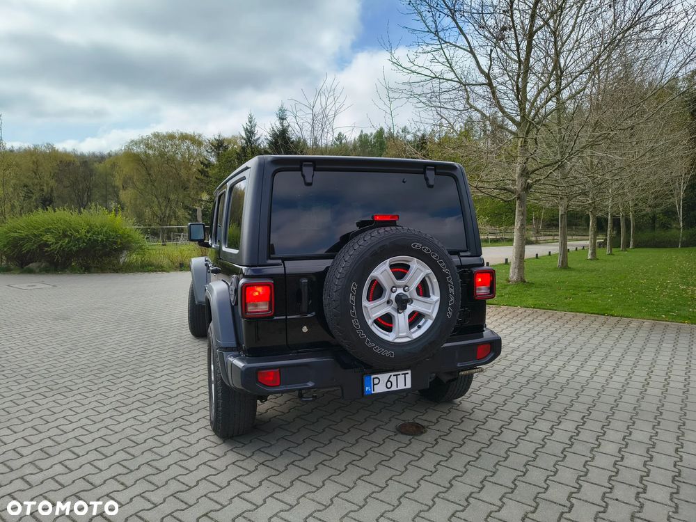 Jeep Wrangler - 3