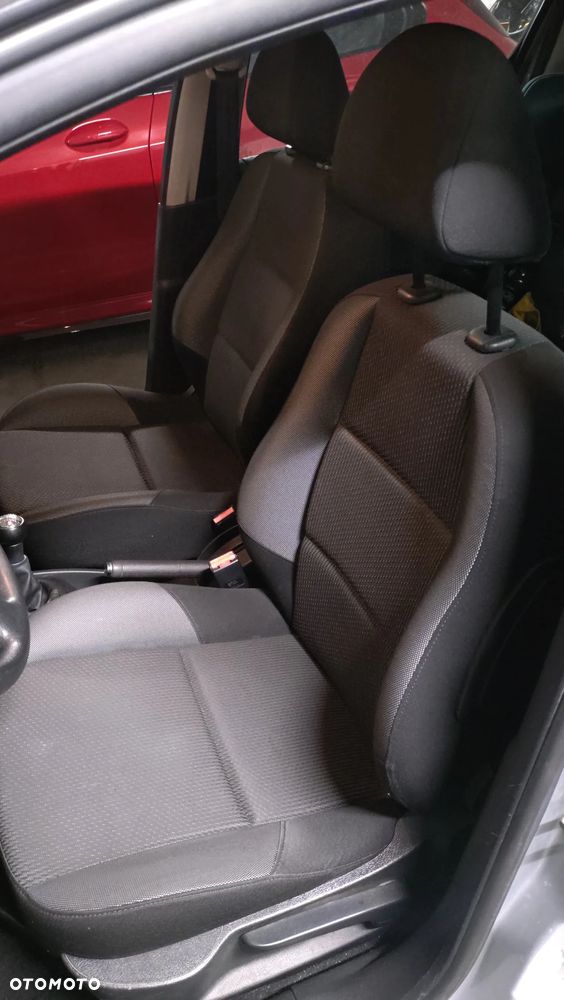 Peugeot 207 1.4 HDi Trendy - 6