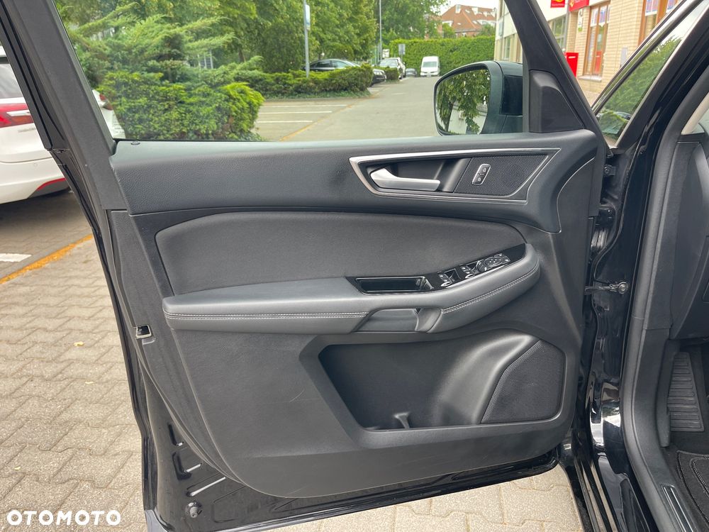 Ford S-Max - 17
