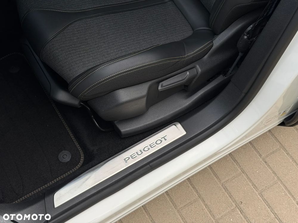 Peugeot 3008 1.6 PureTech GPF GT Line S&S EAT8 - 18