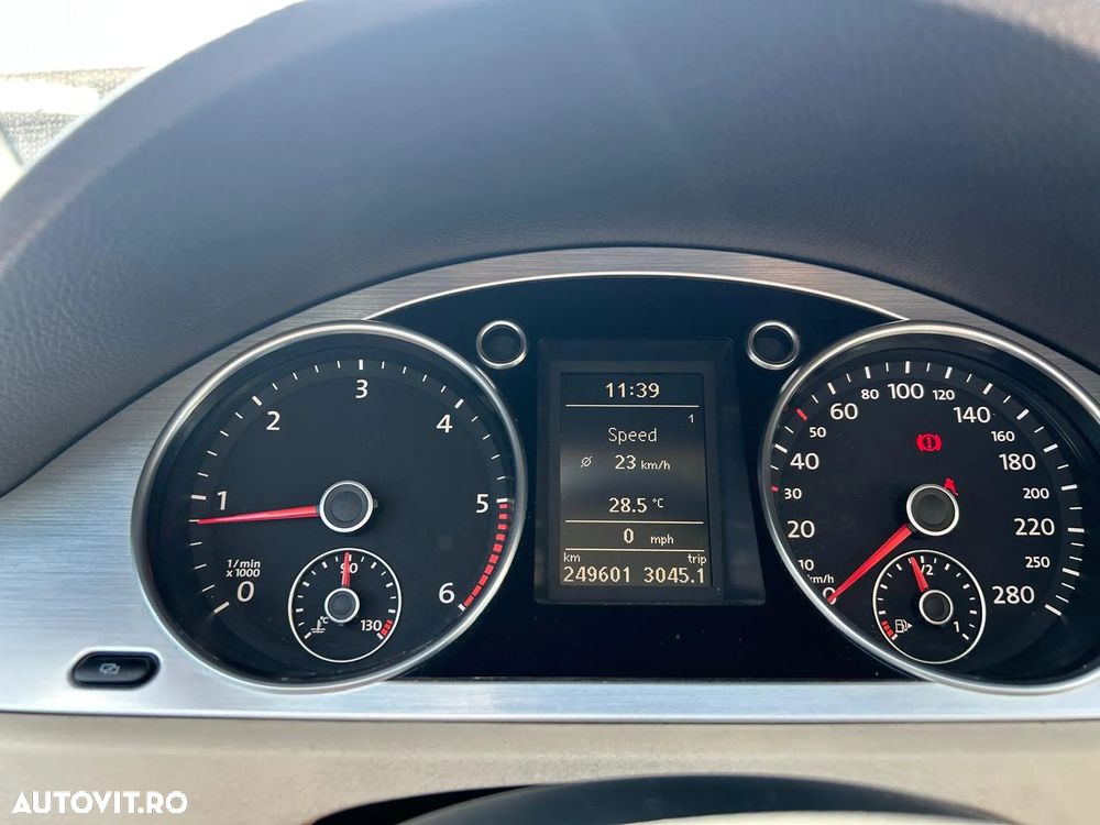 Volkswagen Passat - 14