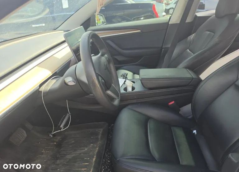 Tesla Model 3 Long Range AWD - 8