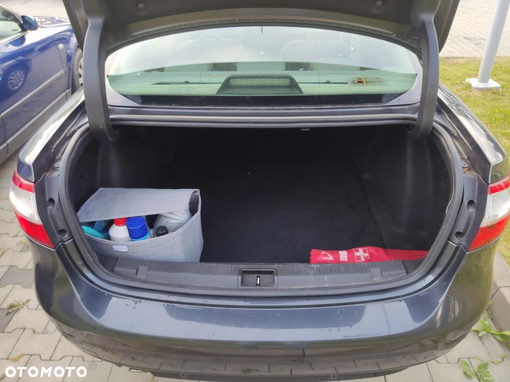 Renault Fluence 1.6 16V Privilege Euro5 - 11