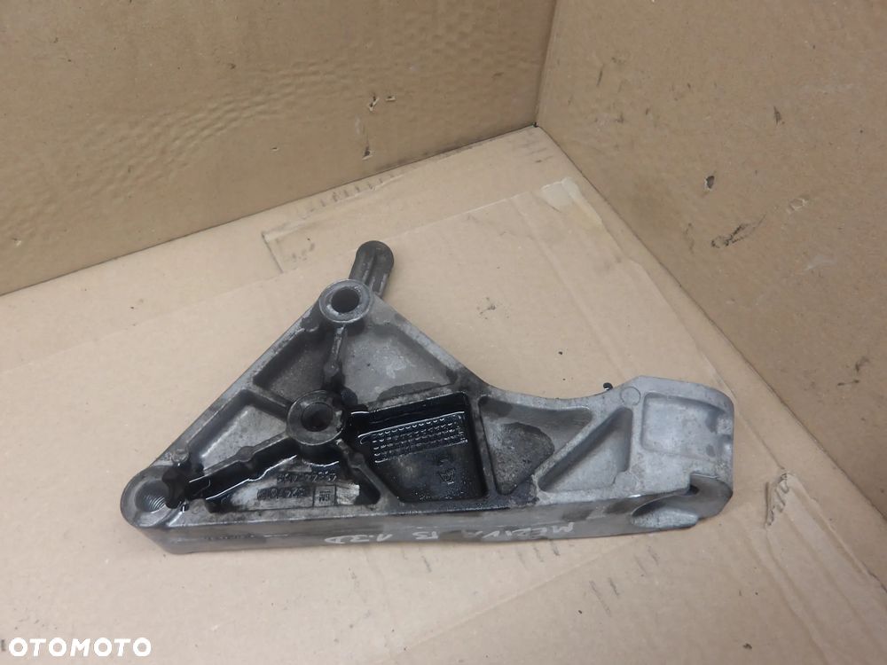 OPEL MERIVA B 10-13 1.3CDTI ŁAPA WSPORNIK SILNIKA 13247819 - 3