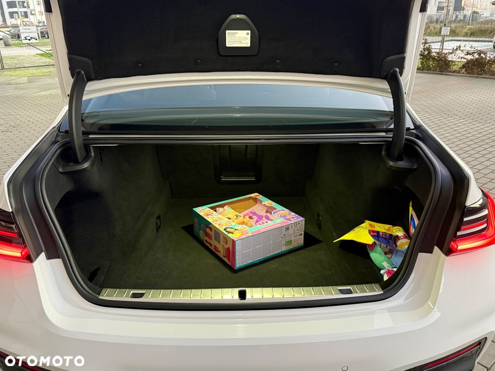 BMW Seria 7 750Li xDrive sport - 26