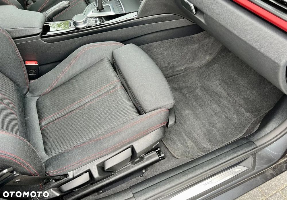 BMW Seria 3 320i Edition Luxury Line Purity - 31