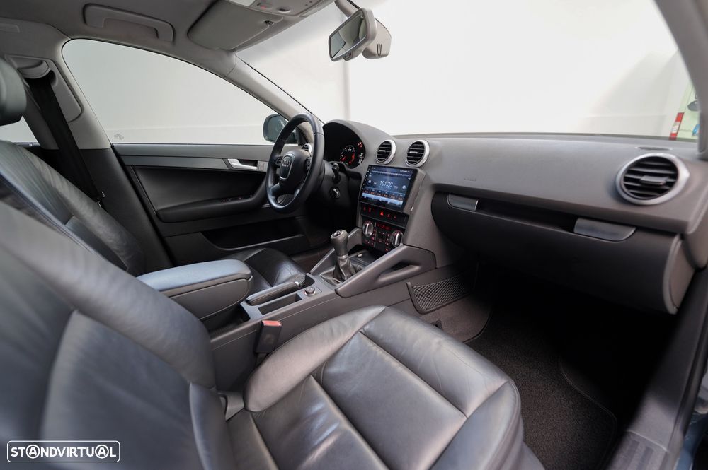 Audi A3 Sportback 1.6 TDI Attraction Business Line - 16