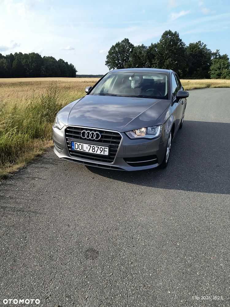 Audi A3 Sportback 1.6 TDI Ambiente - 2