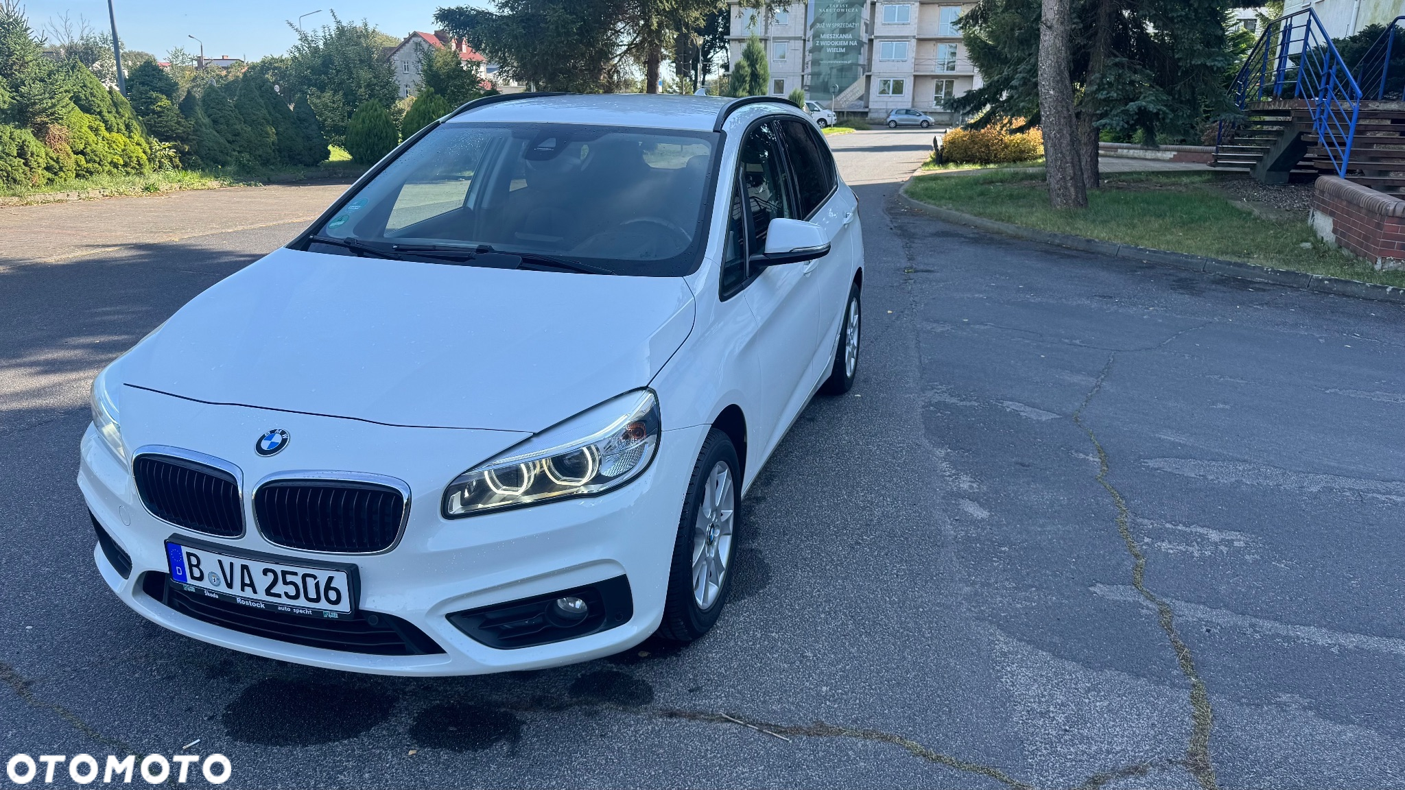 BMW Seria 2 218d - 10