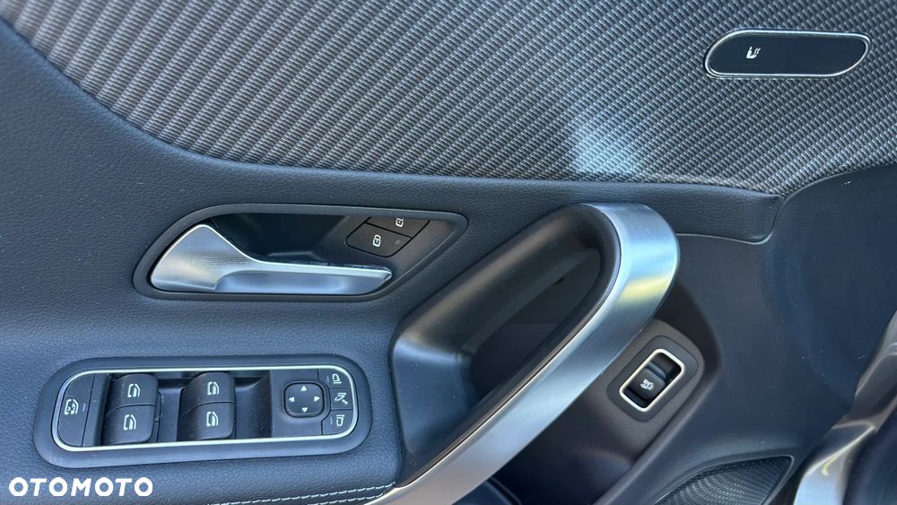 Mercedes-Benz CLA 200 d Progressive 8G-DCT - 37