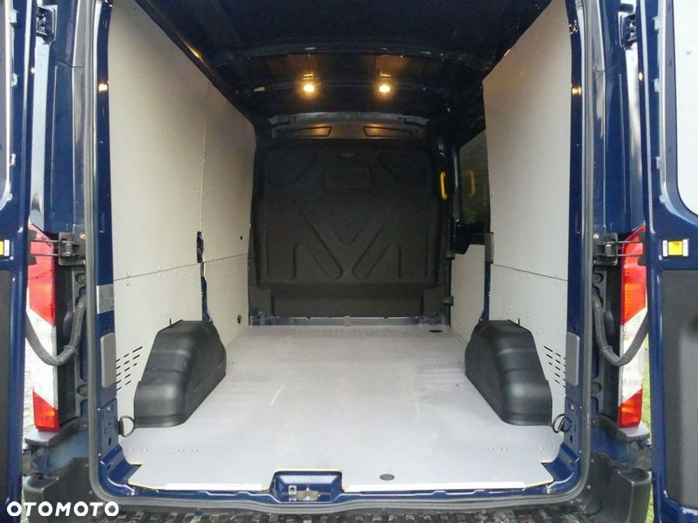 Ford Transit - 19