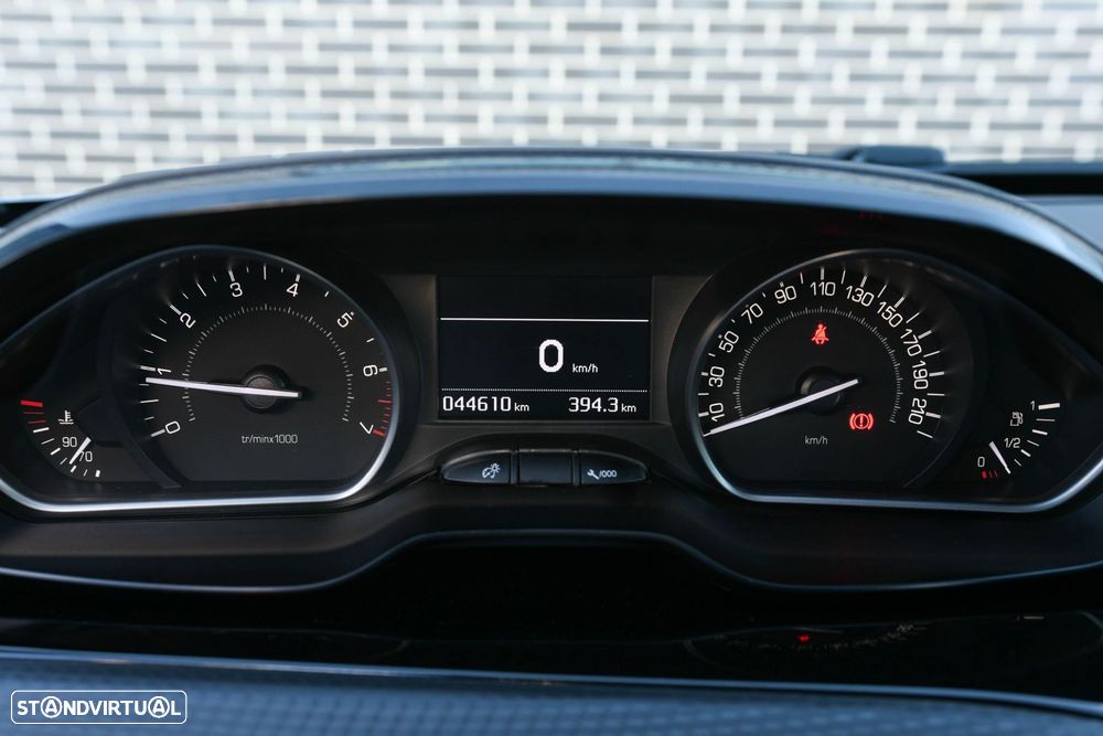 Peugeot 208 1.2 PureTech GT Line - 25